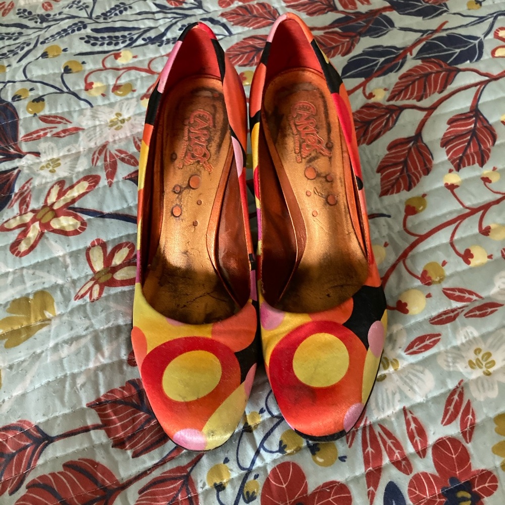 Carlos Santana, multi-colored heels, 8.5